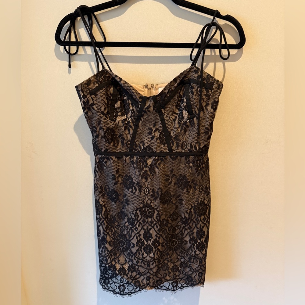 Superdown Tie Strap Lace Bustier Mini Dress size X-Small - Picture 1 of 8